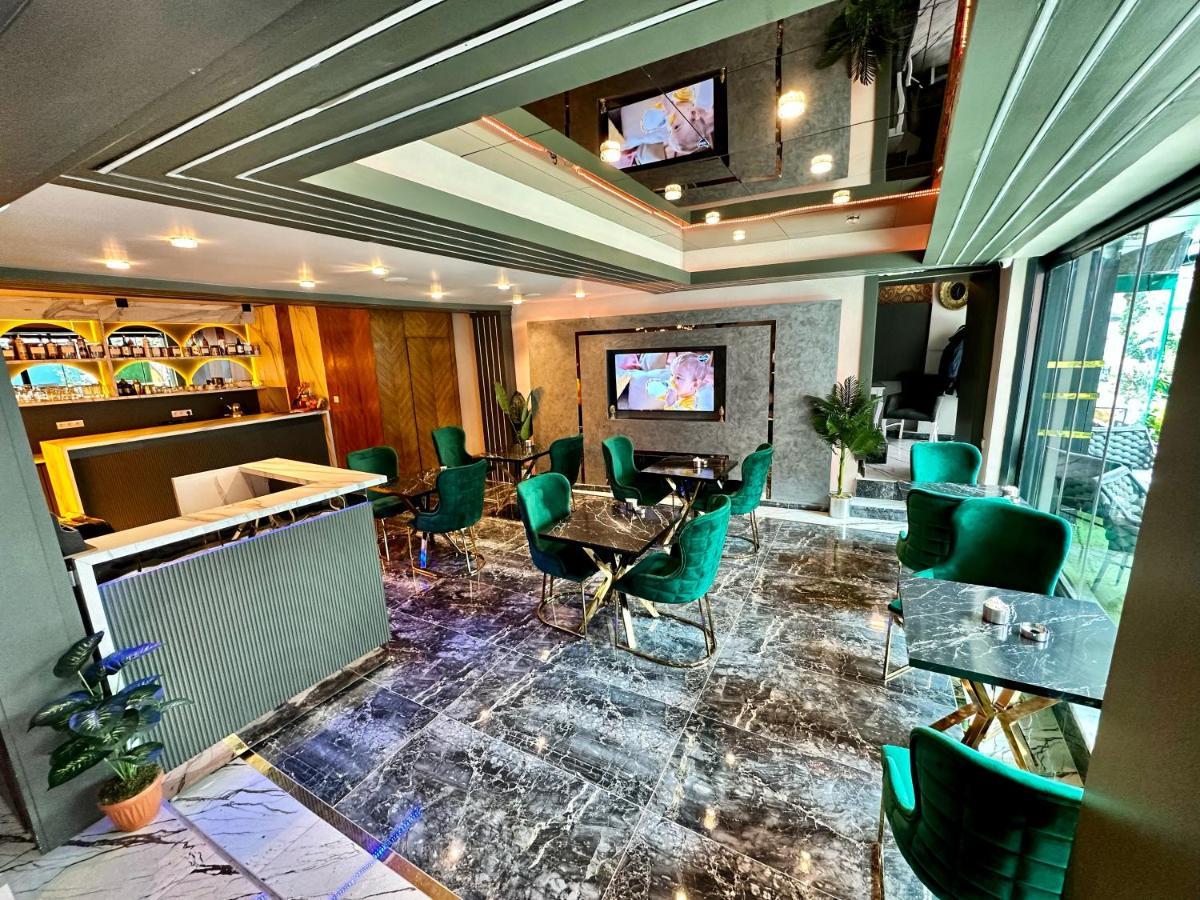 Crowned Plus Hotel Istanbul Ngoại thất bức ảnh